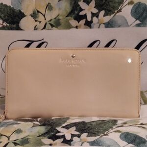 Kate Spade Prrloved Glossy Cream Wallet